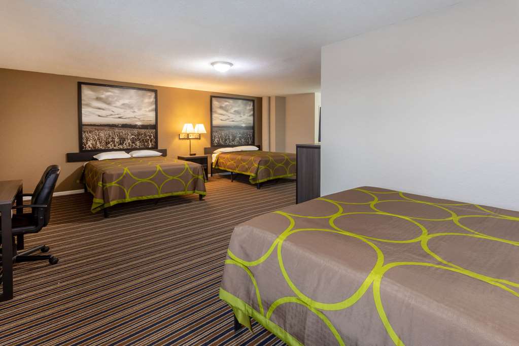Super 8 by Wyndham Missouri Valley - photo 31