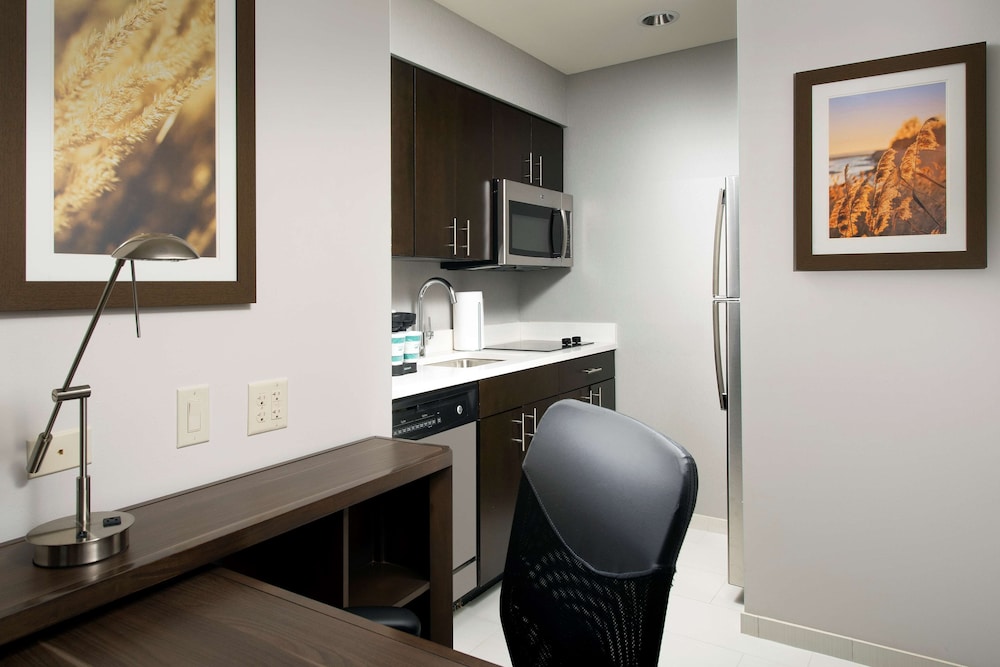 Homewood Suites by Hilton Kansas City Speedway - photo 8