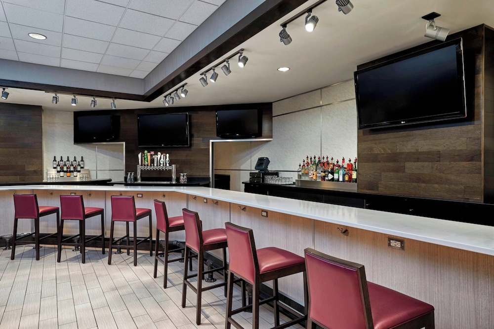 Sheraton Milwaukee Brookfield Hotel - photo 34
