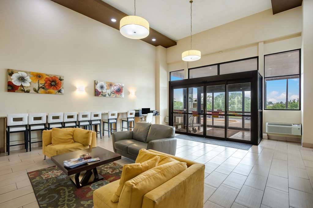 Best Western Waukesha Grand - photo 13