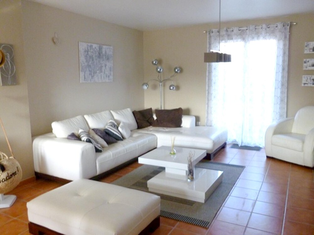 Appartement Cosy a Gruissan Piscine Partagee 25 M — 4-Star Luxury Hotel in Gruissan, France
