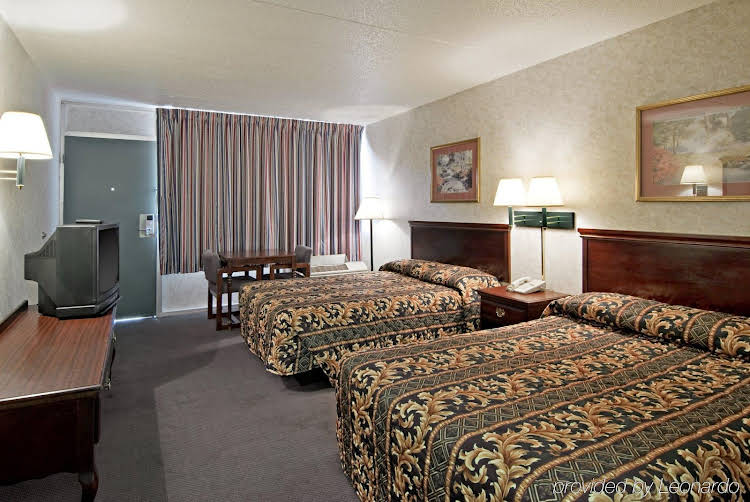 Americas Best Value Inn & Suites Memphis Graceland - photo 2