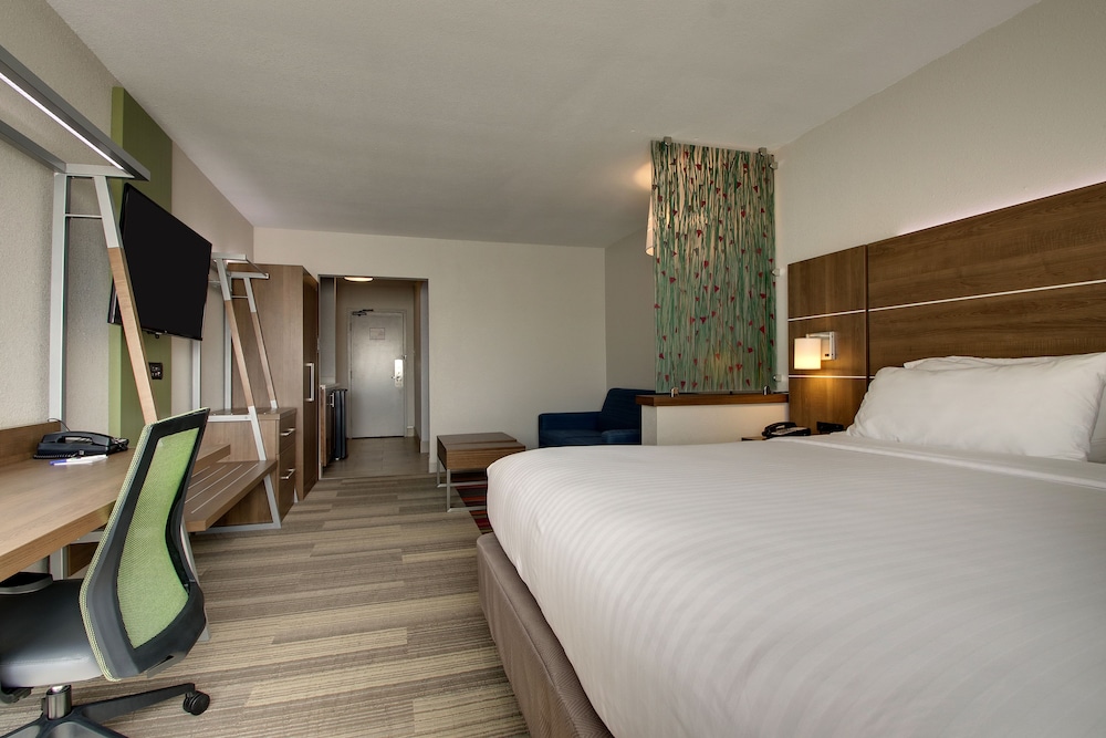 Holiday Inn Express & Suites Wapakoneta by IHG - photo 7