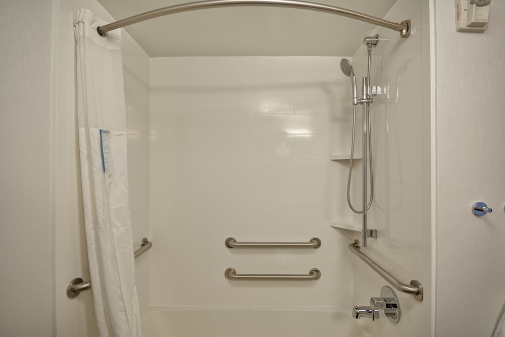 Hampton Inn & Suites Los Angeles Burbank Airport - photo 4