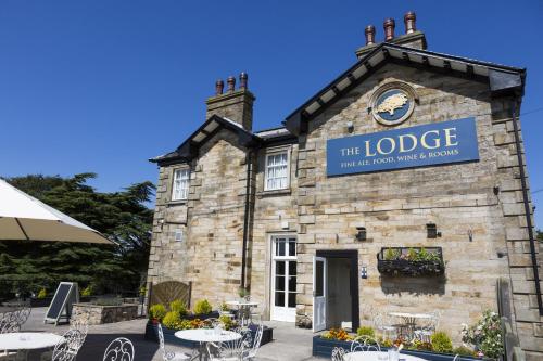 Slyne Lodge — 4-Star Luxury Hotel in Lancaster, United Kingdom