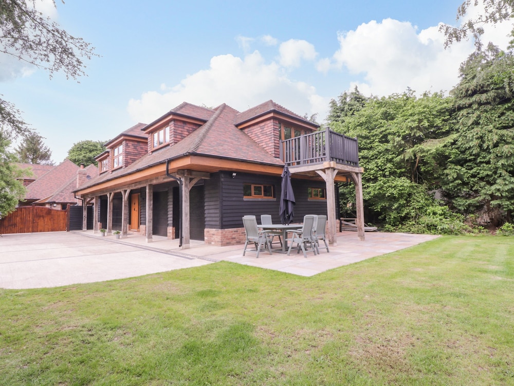 The Barn at Mulberry Lodge — 4-Star Luxury Hotel in Maidstone, United Kingdom