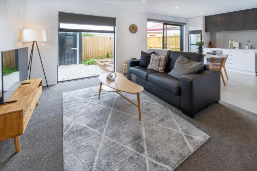 2BR Townhouse: Cosy Close to City Car Park — 4-Star Luxury Hotel in Christchurch, New Zealand