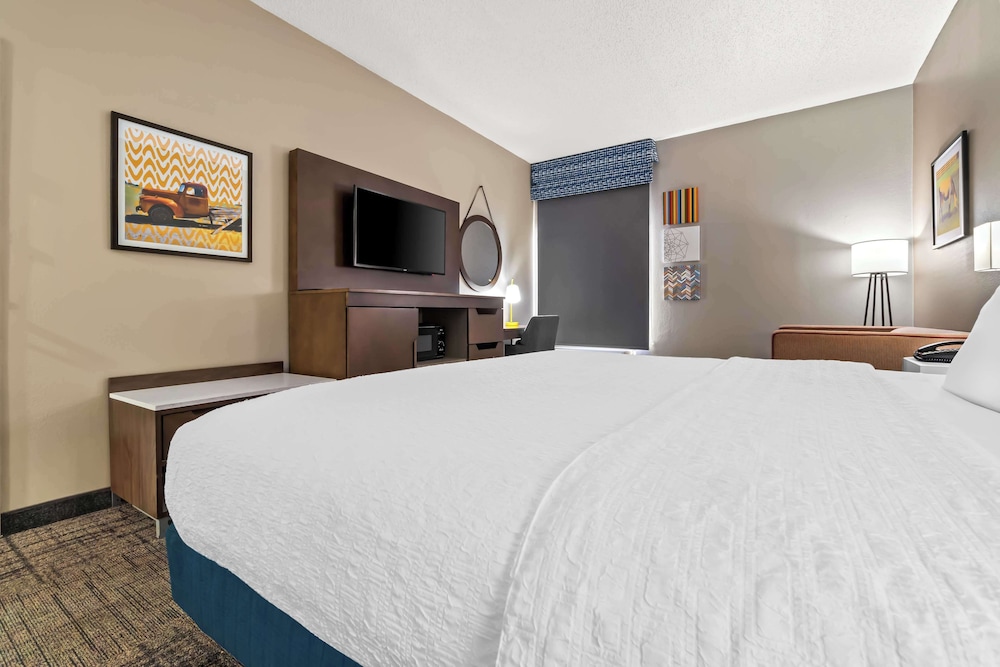 Hampton Inn Jonesboro - photo 34