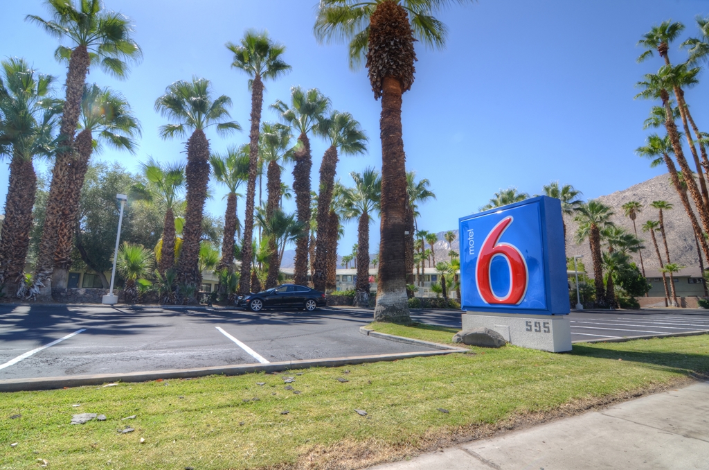 Motel 6 Palm Springs CA East Palm Canyon - photo 4