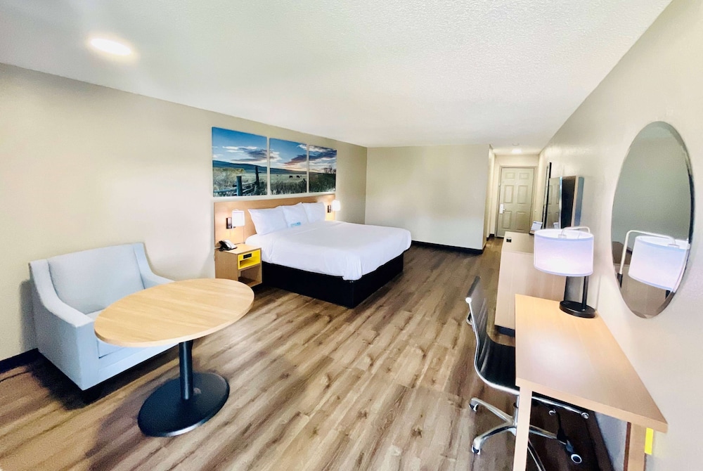 Days Inn by Wyndham Burleson Ft. Worth - photo 12