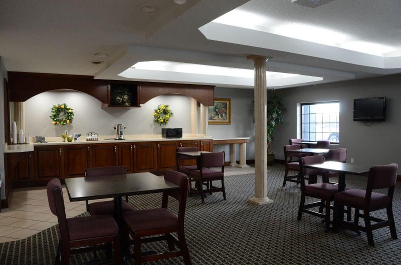 Gateway Inn and Suites - photo 14