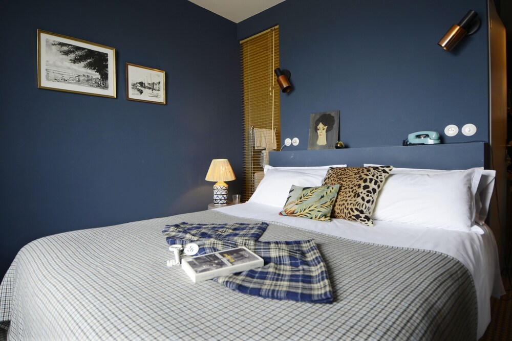 Hôtel Les Pilotes in Nantes, France