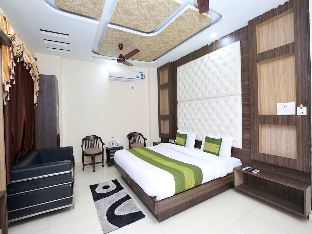 OYO 14157 RS Hotel & Restaurant