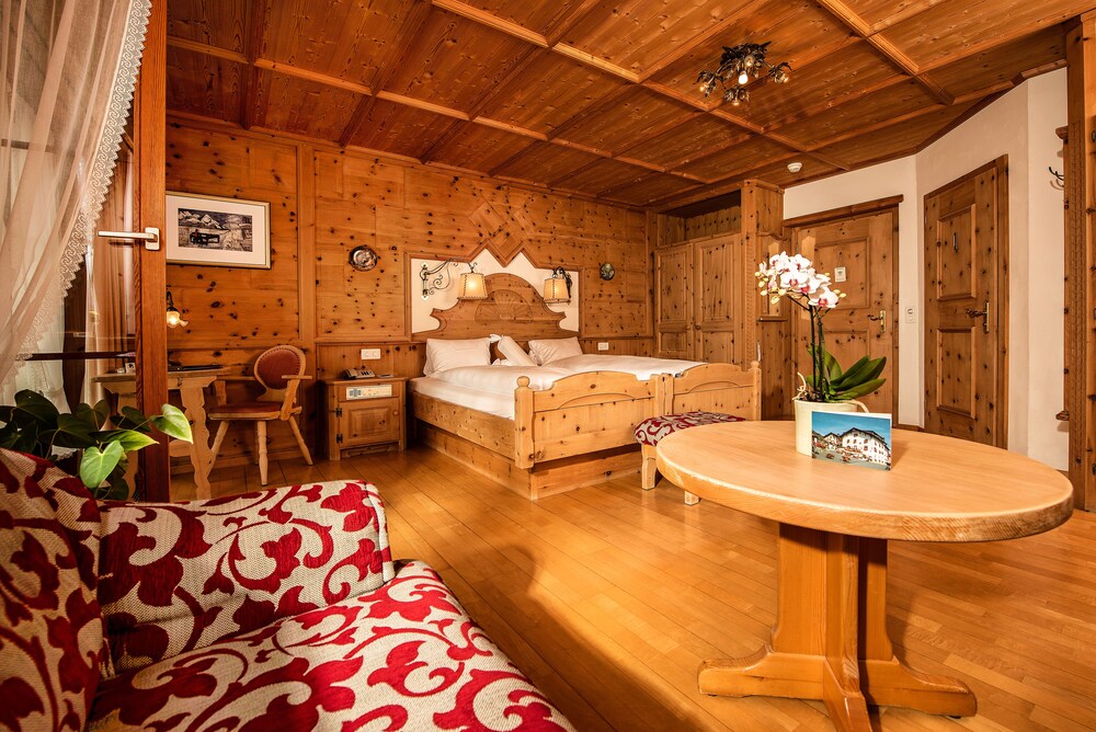 Relais & Châteaux Schlosshotel Chastè Scuol Tarasp — Scuol — photo 5