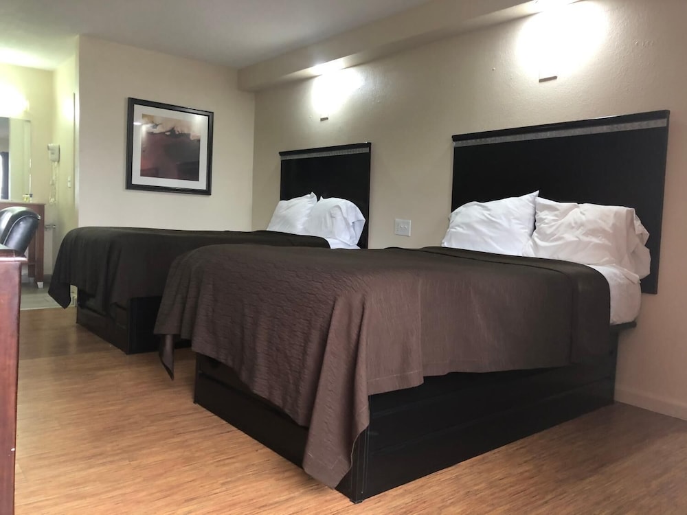 Crossroads Inn - photo 9