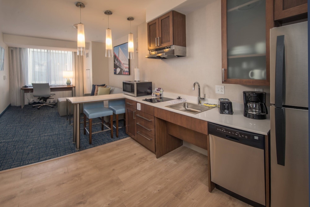 Residence Inn by Marriott Baltimore at The Johns Hopkins Medical Campus - photo 11