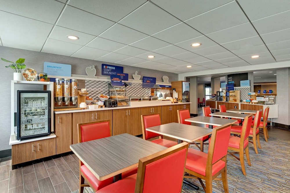 Holiday Inn Express W I40 Whitebridge Road by IHG - photo 21