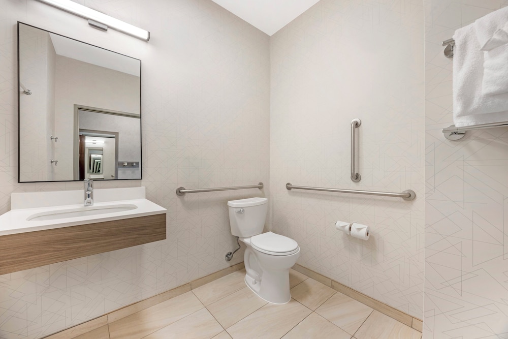Holiday Inn Express & Suites Astoria by IHG - photo 37