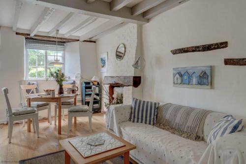 The White Cottage — 4-Star Luxury Hotel in Woodstock, United Kingdom