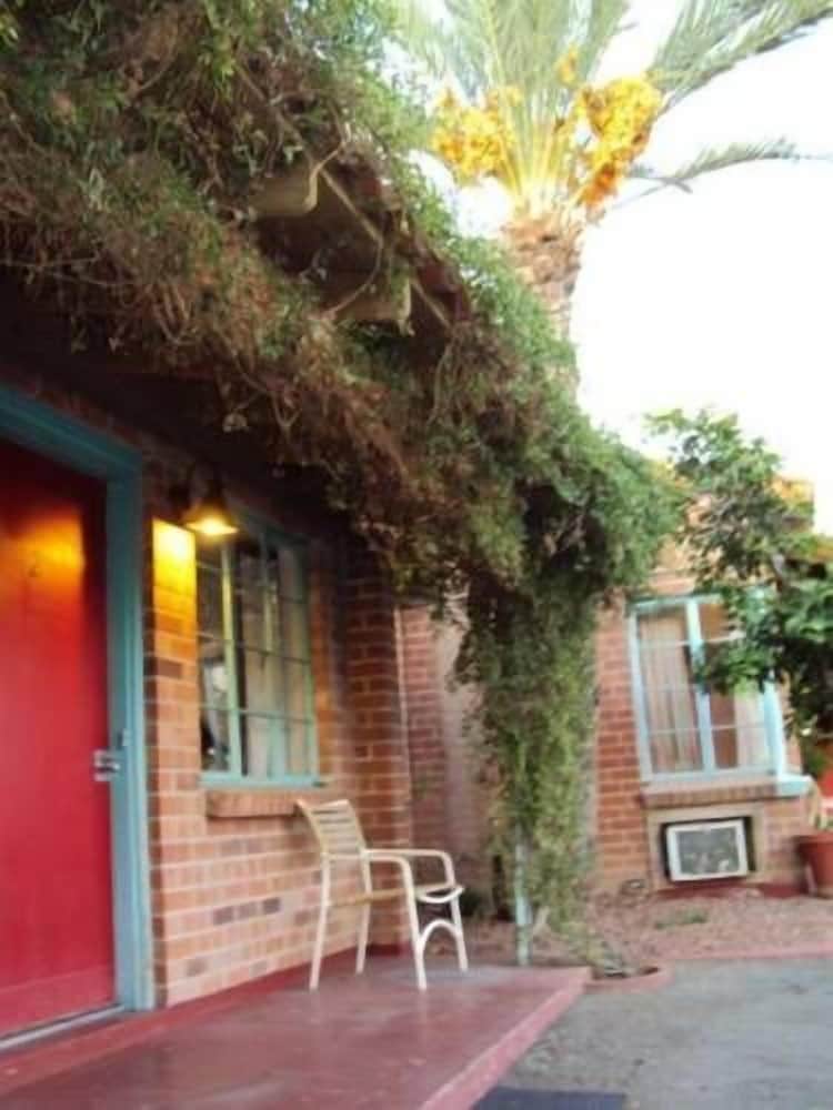La Siesta Motel - photo 36