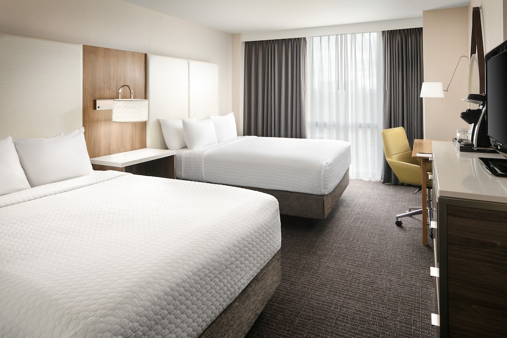 Crowne Plaza Houston Med Ctr Galleria Area by IHG - photo 3