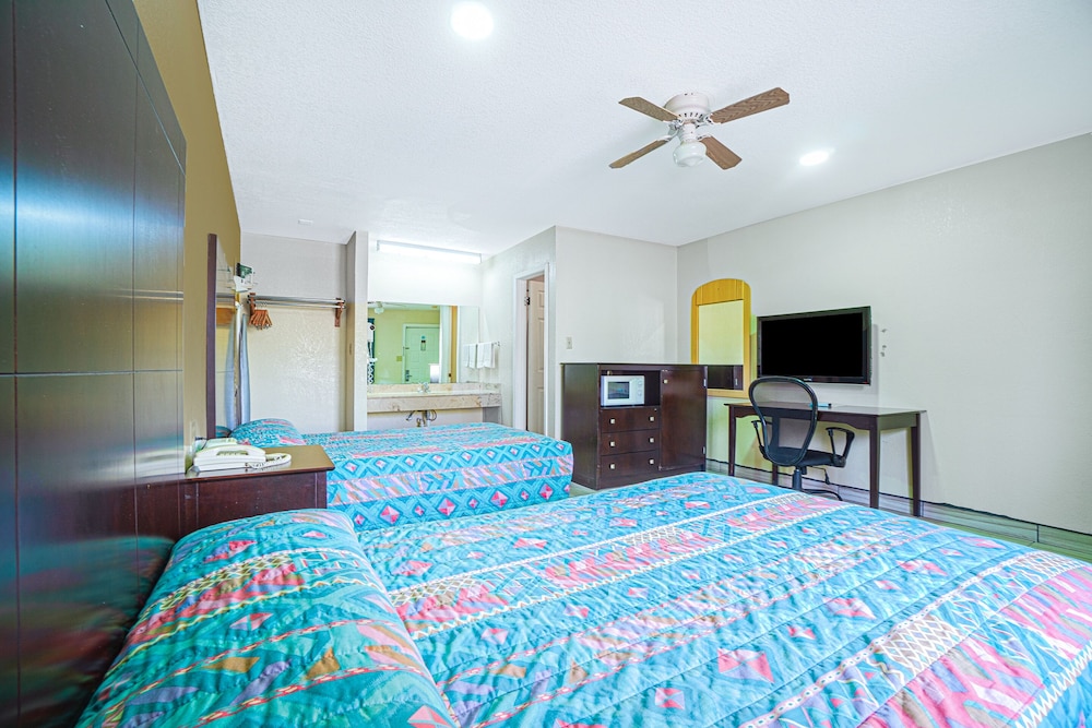 Texas Inn San Benito near Harlingen - photo 28