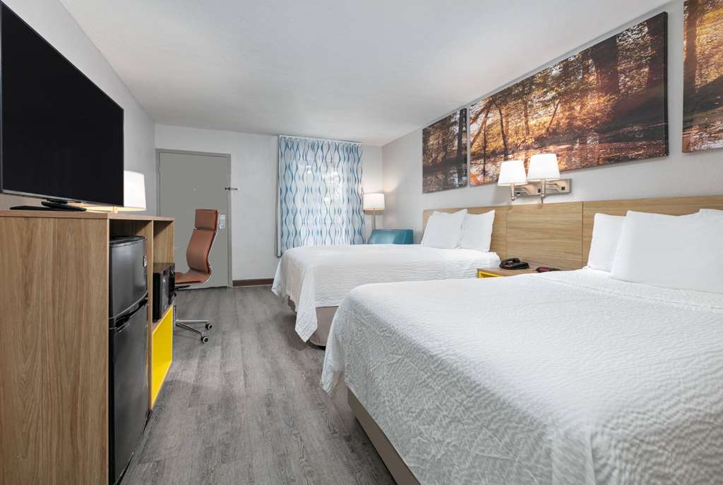Days Inn by Wyndham Greenville MS - photo 35