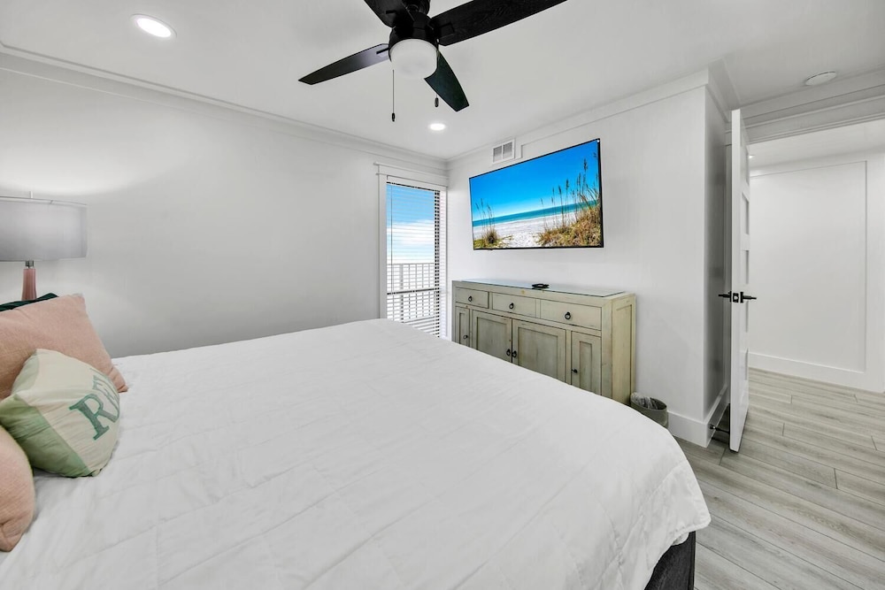 Edgewater Tower 2 407 - photo 13