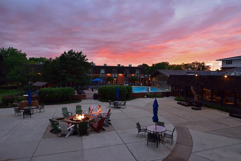 Pheasant Run Resort — Saint Charles — photo 3