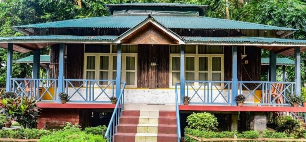 Goroomgo Green Gold Resort Lataguri — Jalpaiguri