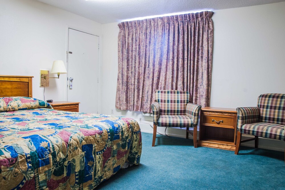 Travel Inn of La Junta - photo 32