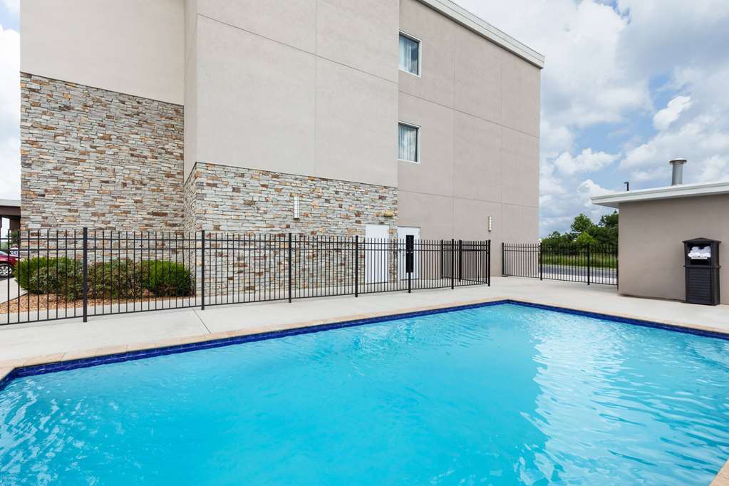 La Quinta Inn & Suites by Wyndham Cullman - photo 11