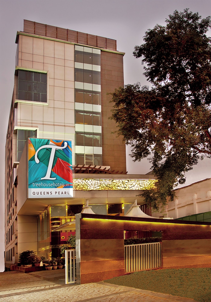 TreeHouse Queens Pearl — 4-Star Luxury Hotel in Gurgaon, India