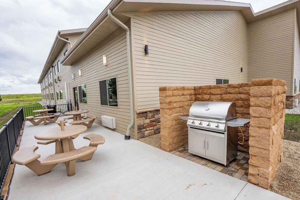 Cobblestone Inn & Suites Sheldon - photo 25