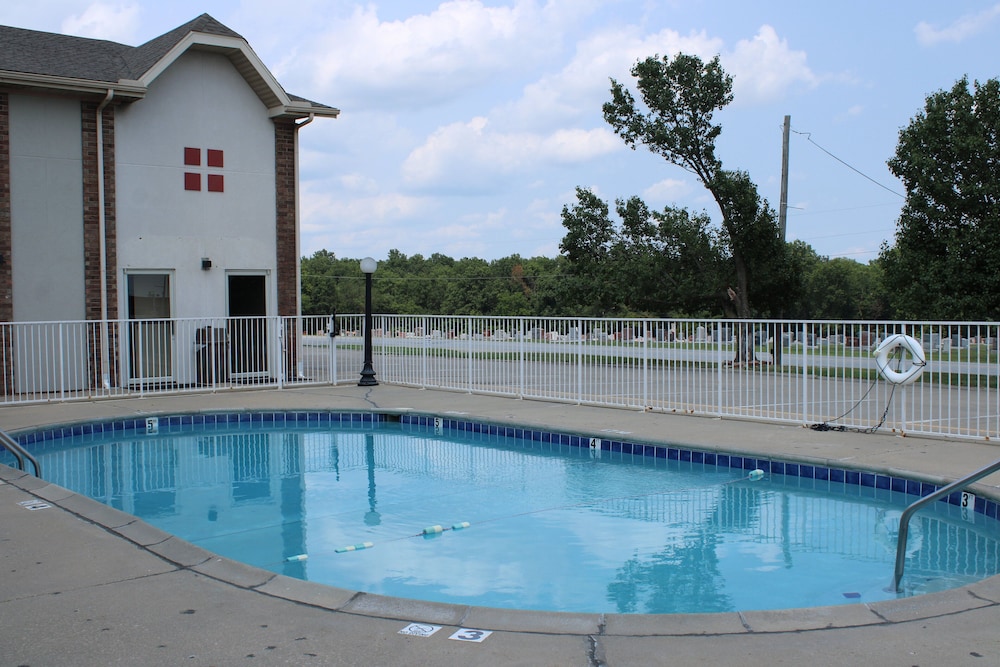Super 8 by Wyndham Lamar - photo 35