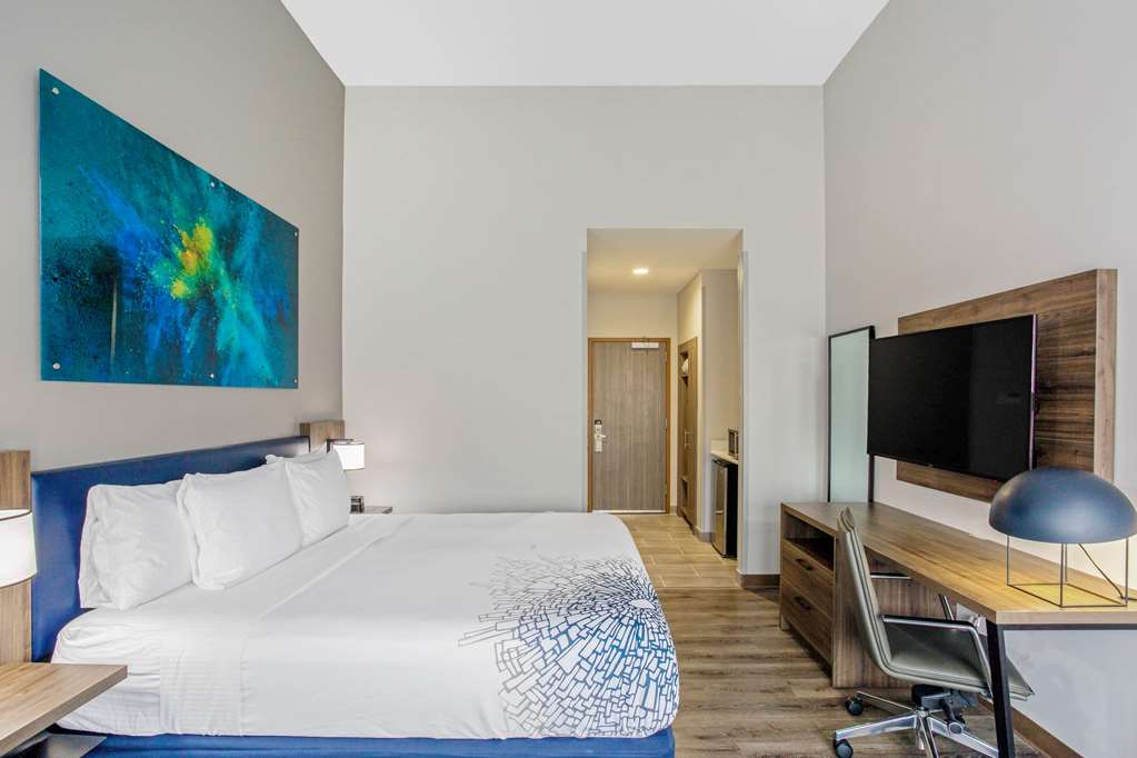 La Quinta Inn & Suites by Wyndham Miramar Beach Destin - photo 18