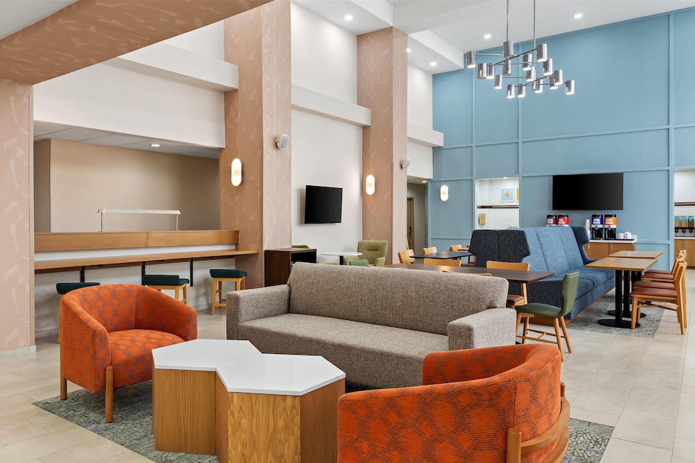 Hampton Inn & Suites Bolingbrook - photo 45