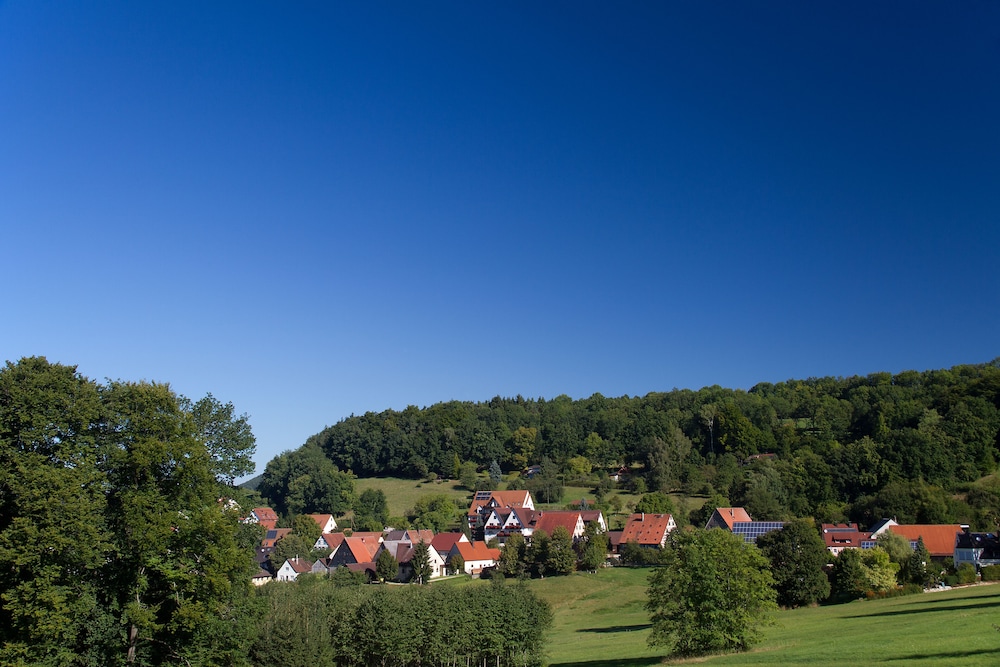 Landidyll Hotel Zum Alten Schloss — Kirchensittenbach