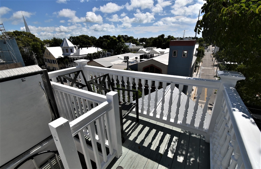 Simonton Court Historic Inn & Cottages - photo 256