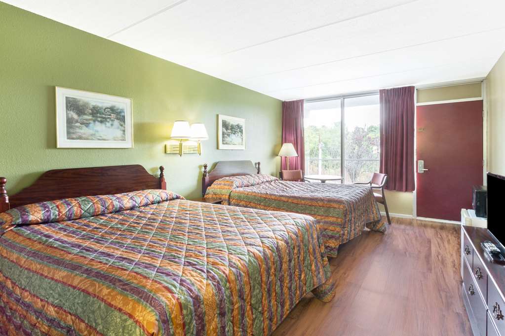 Super 8 by Wyndham Kingsport I 81 - photo 7