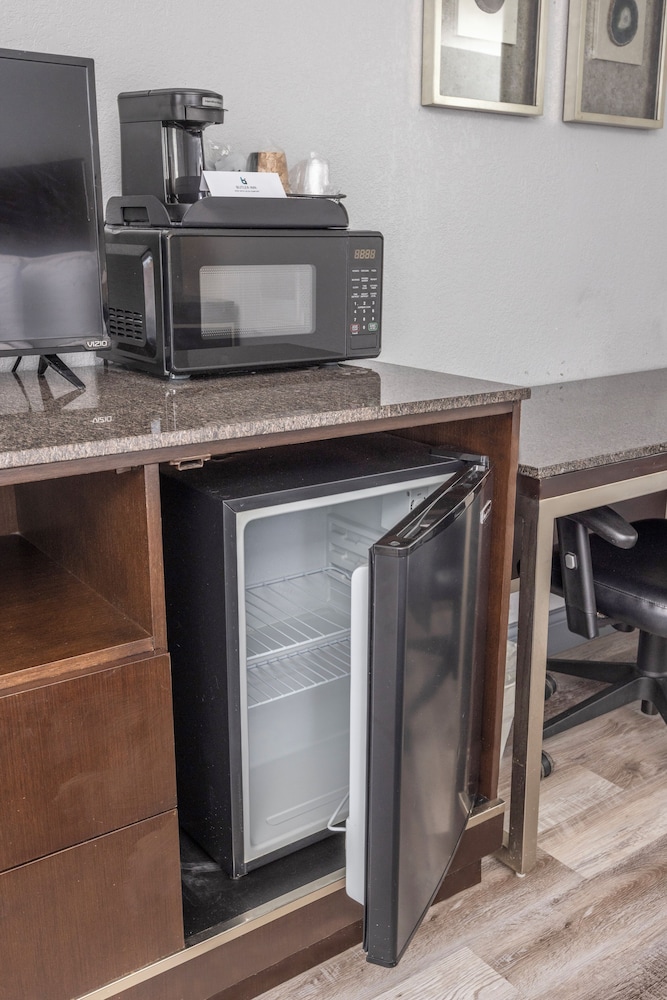 Butler Inn - photo 21