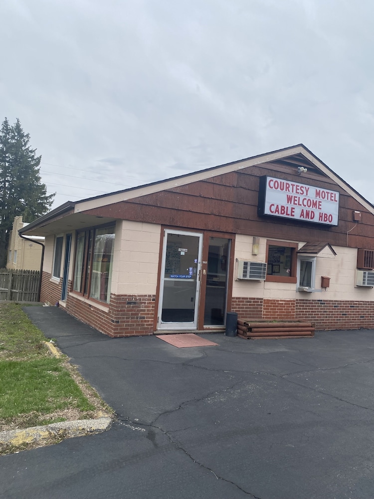 Courtesy Motel in Urbana, United States