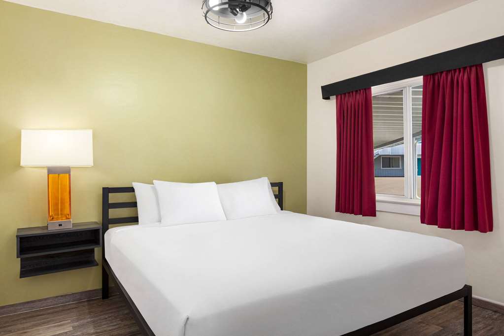 Baymont by Wyndham Fort Bragg - photo 29