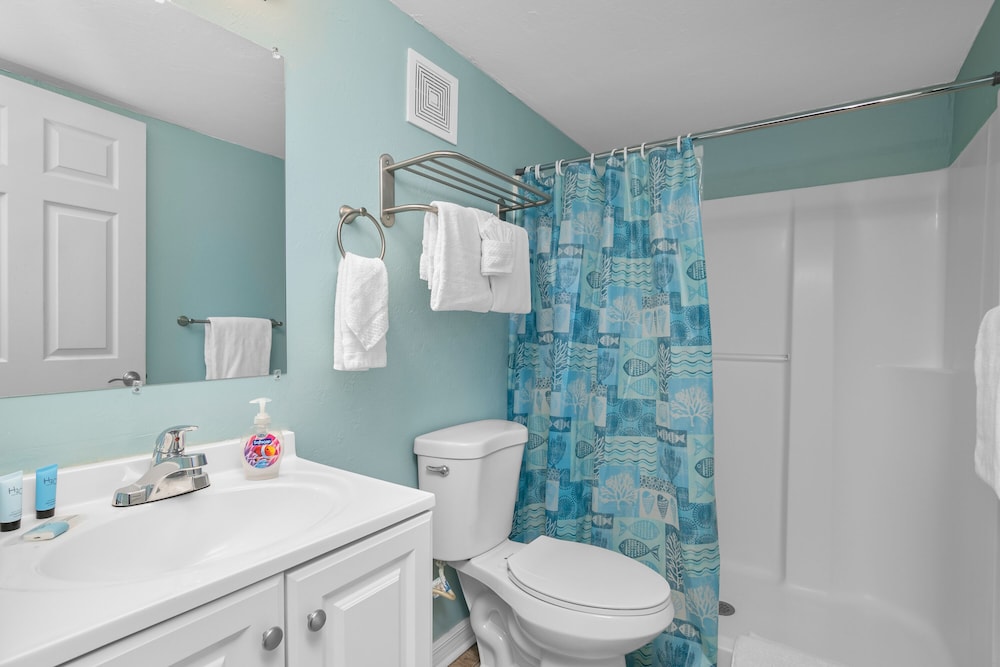 Latitude 26 Waterfront Resort & Marina - photo 56