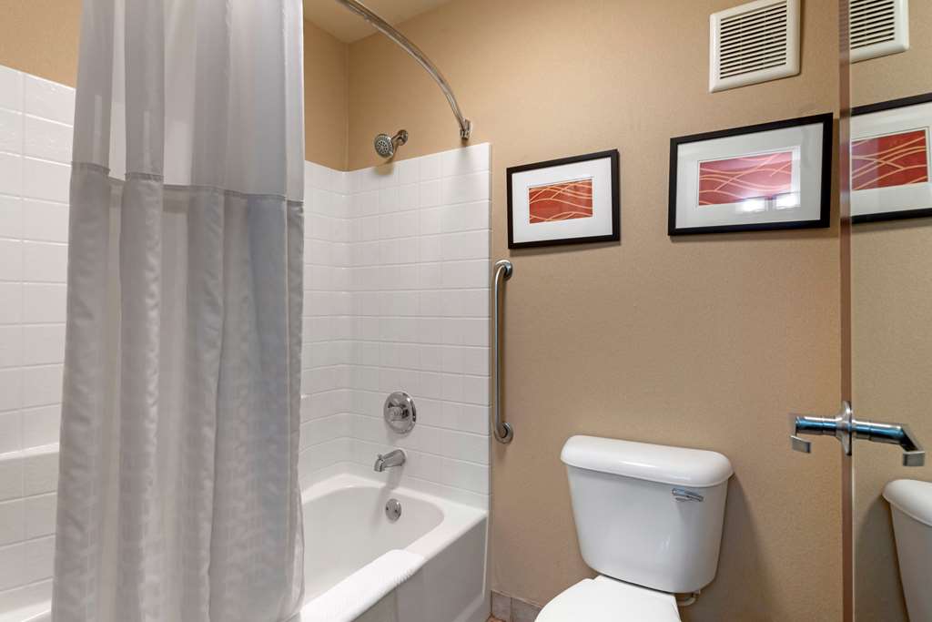 Comfort Inn & Suites Salem Northeast - photo 11