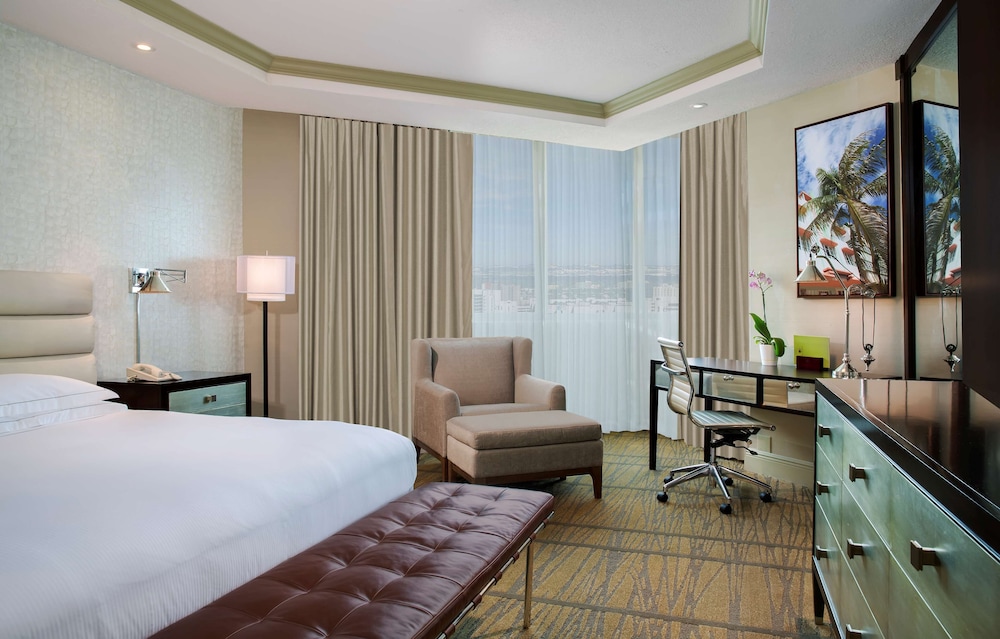 DoubleTree by Hilton Hotel Miami Airport & Convention Center - photo 26