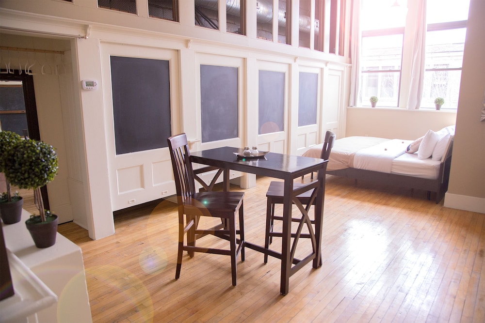 School 31 Lofts at Colors Studios - photo 95