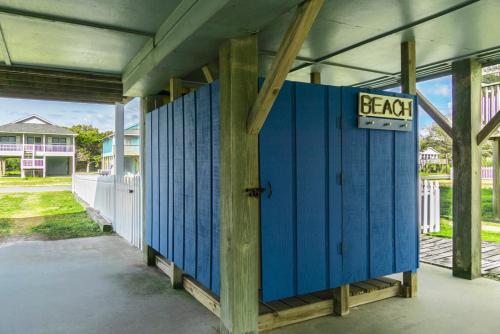 Out of the Blue by Oak Island Accommodations - photo 5
