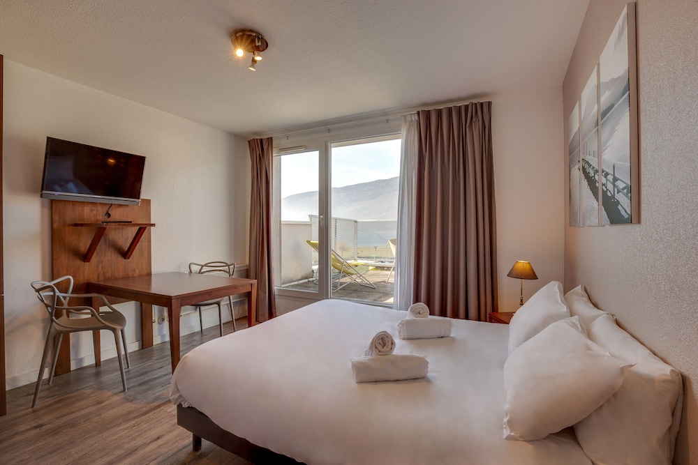 ResidHotel Azuréa in Aix-Les-Bains, France