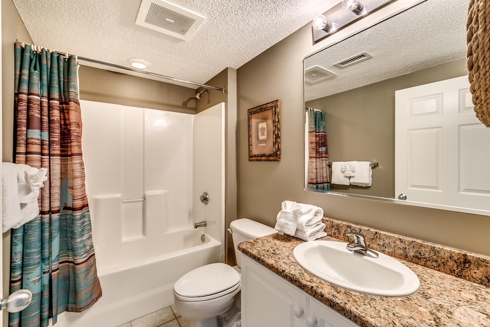 Barefoot Resort North Tower by Condo World - photo 35